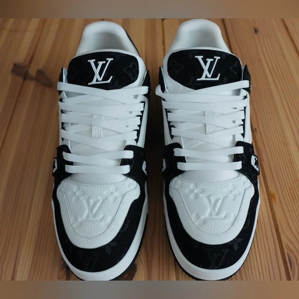 Louis Vuitton Men’s Black and White Trainers - Picture 2 of 7